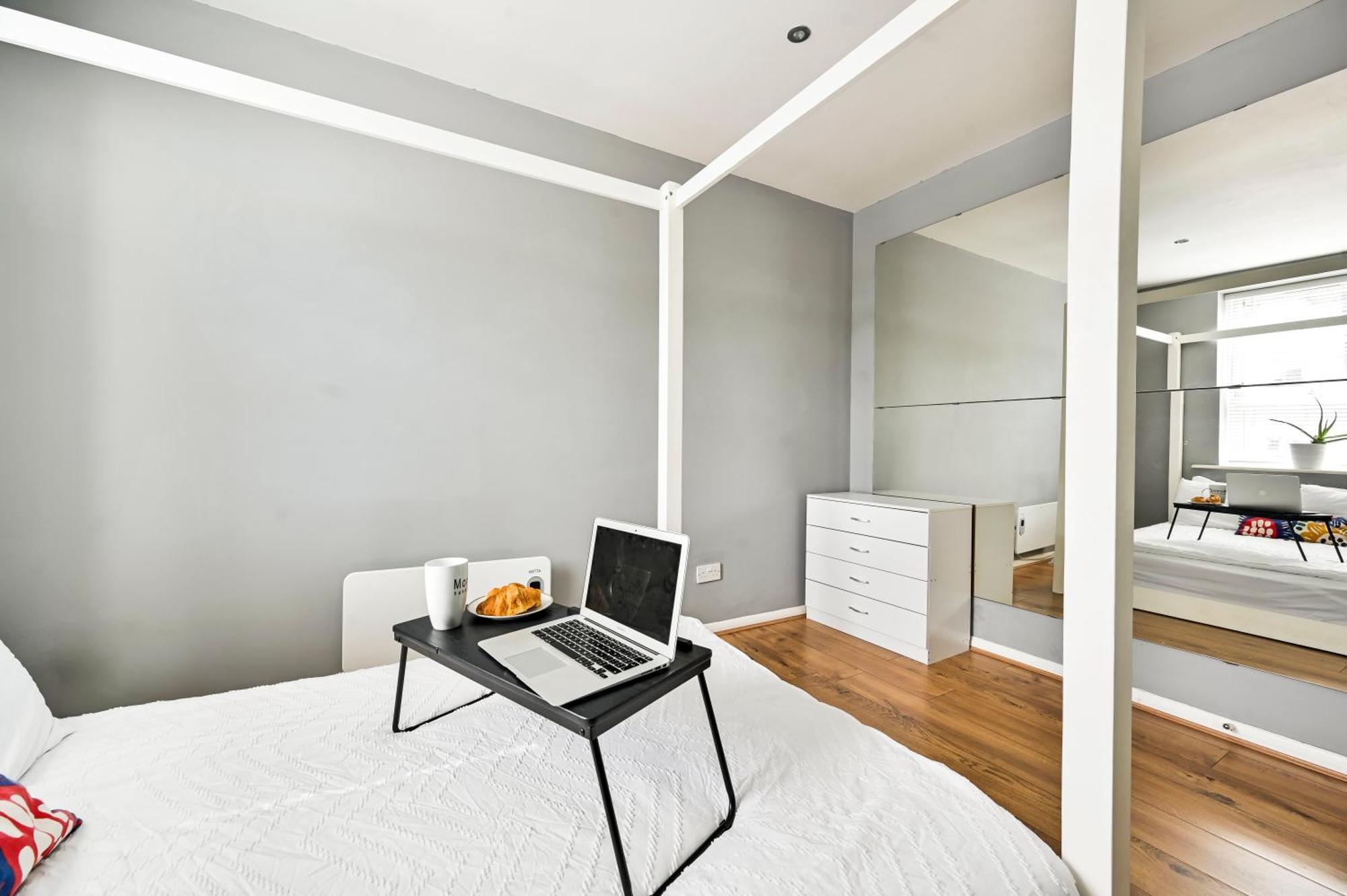 Cosy 1-Bed E15, Sleeps 4, 1 Min From Tube Station Near O2 Arena Leilighet London Eksteriør bilde