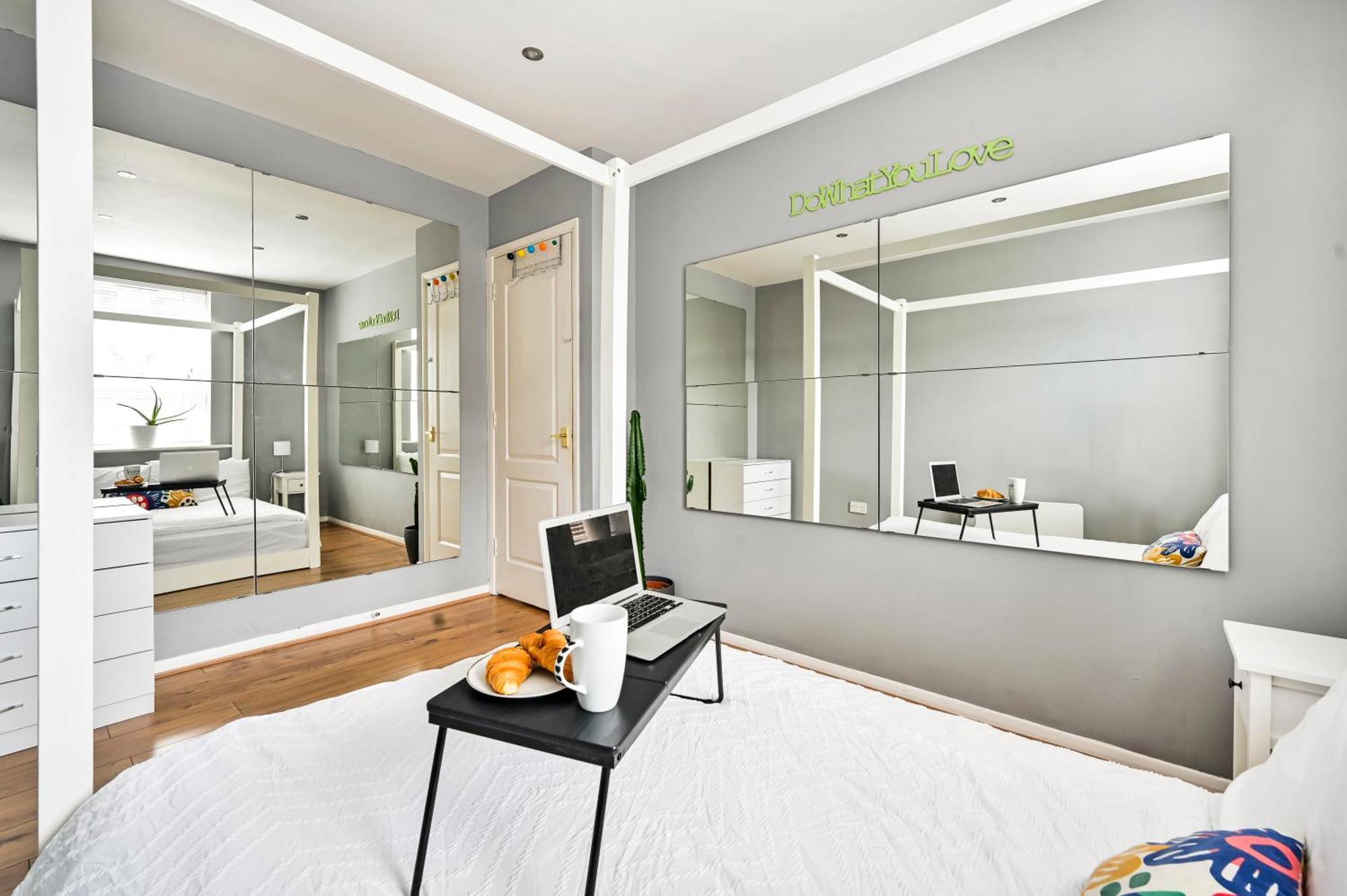Cosy 1-Bed E15, Sleeps 4, 1 Min From Tube Station Near O2 Arena Leilighet London Eksteriør bilde
