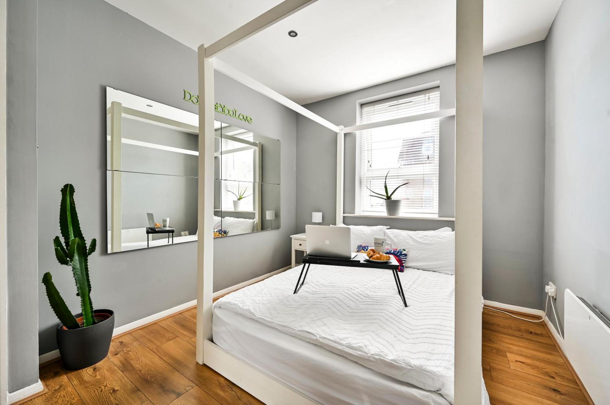 Cosy 1-Bed E15, Sleeps 4, 1 Min From Tube Station Near O2 Arena Leilighet London Eksteriør bilde